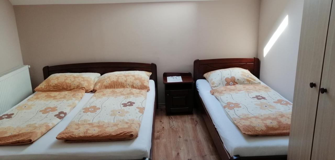 Apollo Vendeghaz Appartement Edelény Buitenkant foto