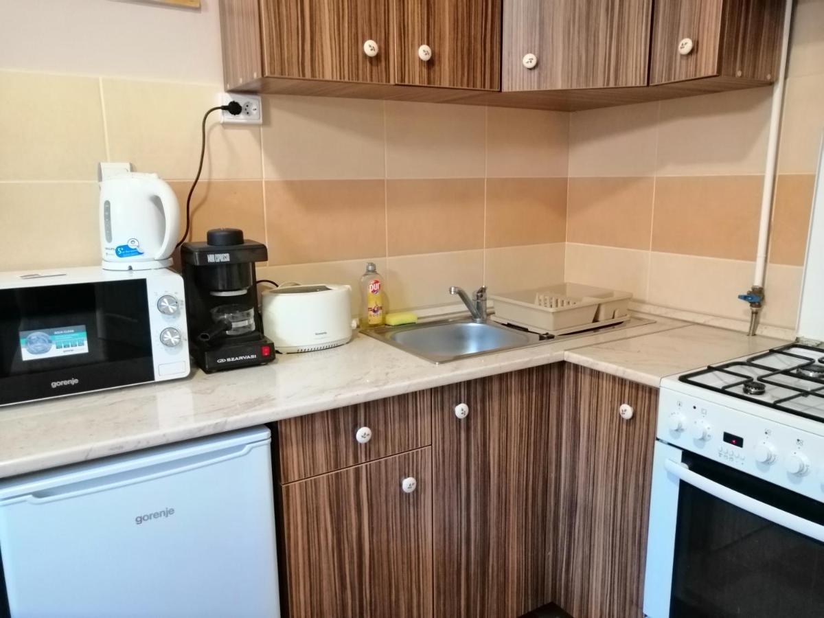 Apollo Vendeghaz Appartement Edelény Buitenkant foto
