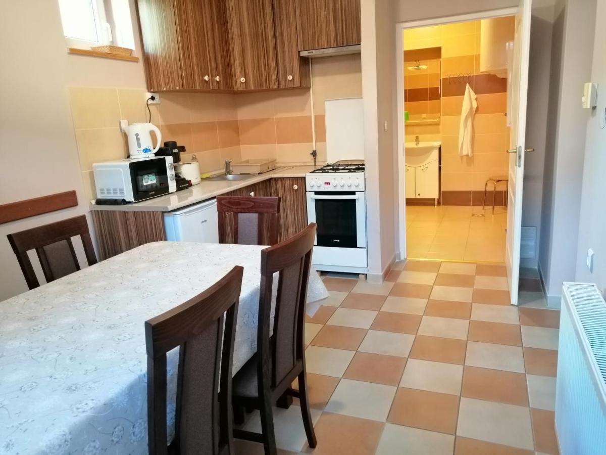 Apollo Vendeghaz Appartement Edelény Buitenkant foto