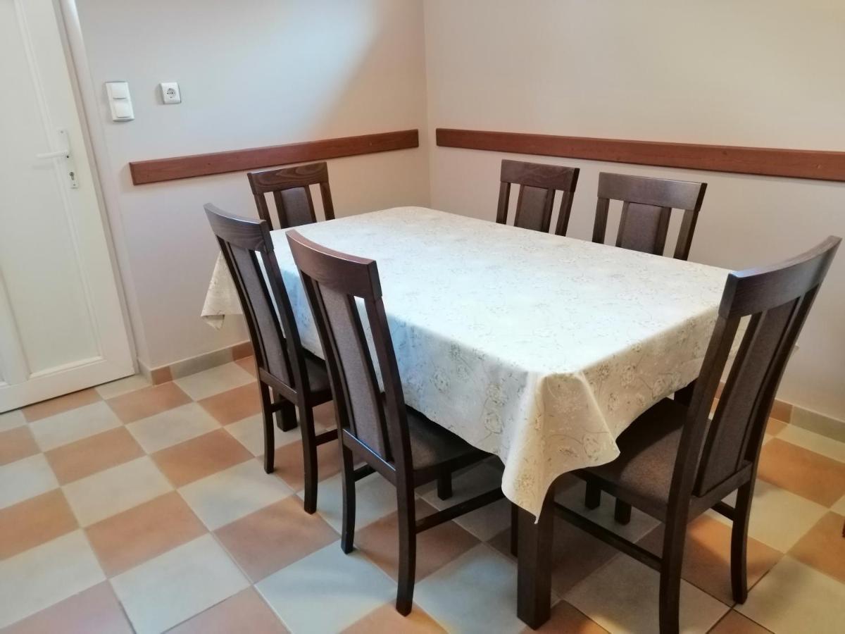 Apollo Vendeghaz Appartement Edelény Buitenkant foto