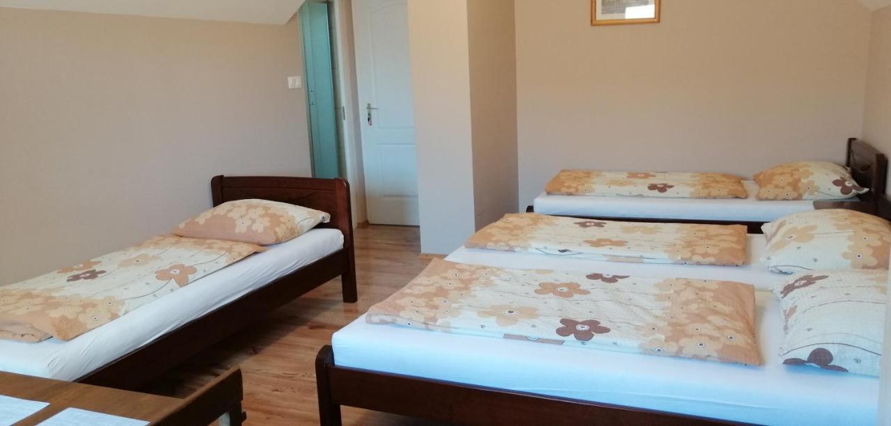 Apollo Vendeghaz Appartement Edelény Buitenkant foto
