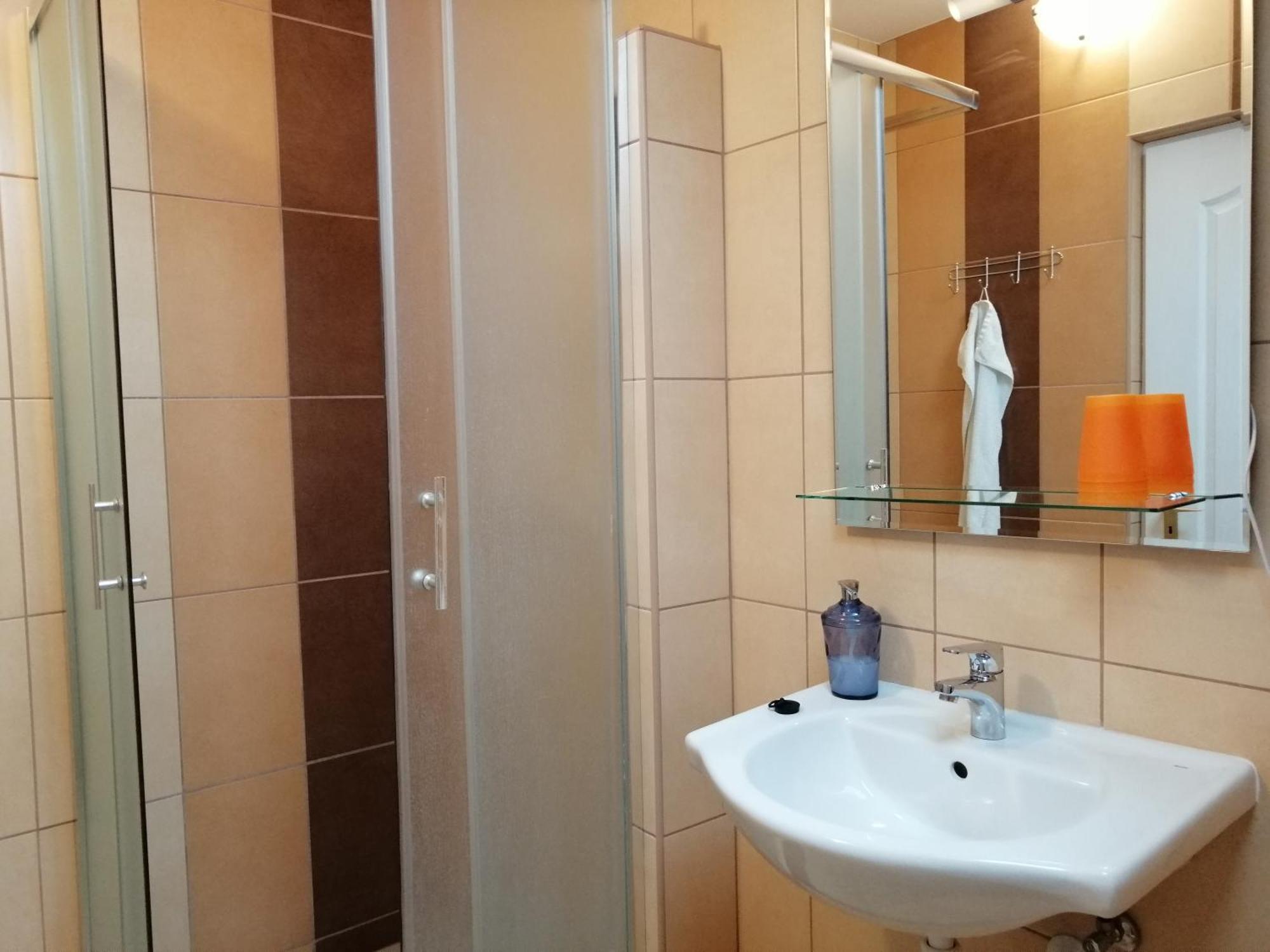 Apollo Vendeghaz Appartement Edelény Buitenkant foto