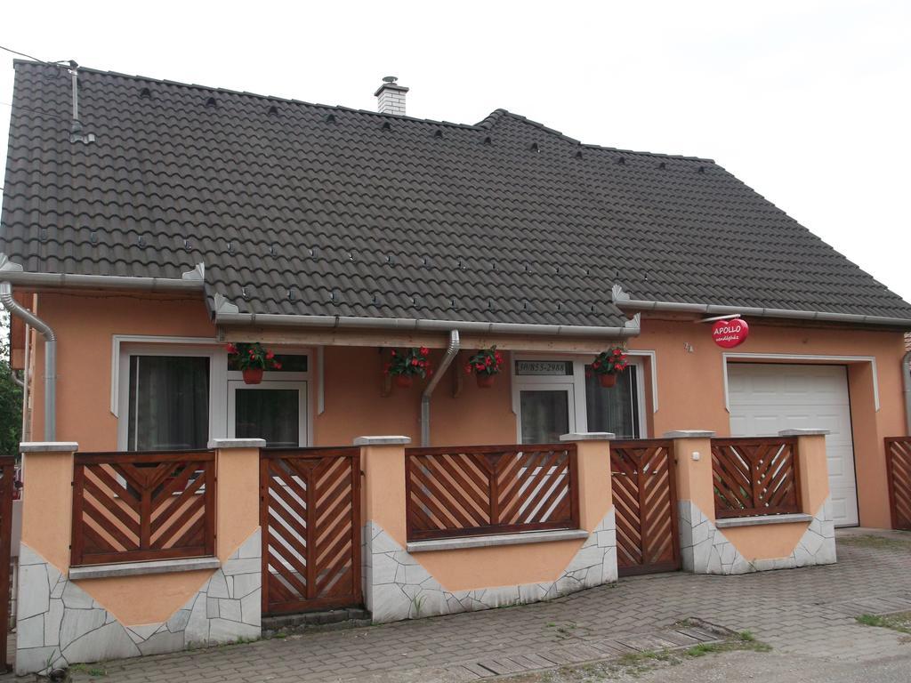 Apollo Vendeghaz Appartement Edelény Buitenkant foto